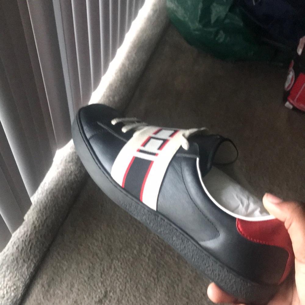 Gucci shoes size 44=11